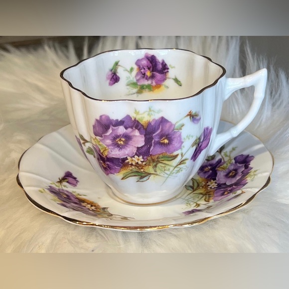 VINTAGE CLARENCE BONE CHINA TEACUP TEA CUP & SAUCER MADE IN ENGLAND 889/11 - Picture 6 of 9